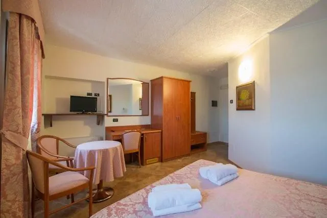 Albergo Giardino Sannazzaro de' Burgondi Hotel